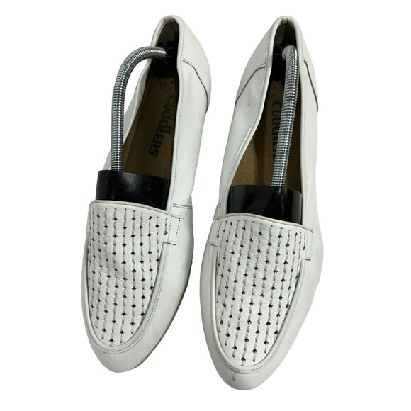 Cobbie Cuddlers Womens White Leather Woven Slip On Loafers Size M Comfort Flat - Picture 3 of 11
